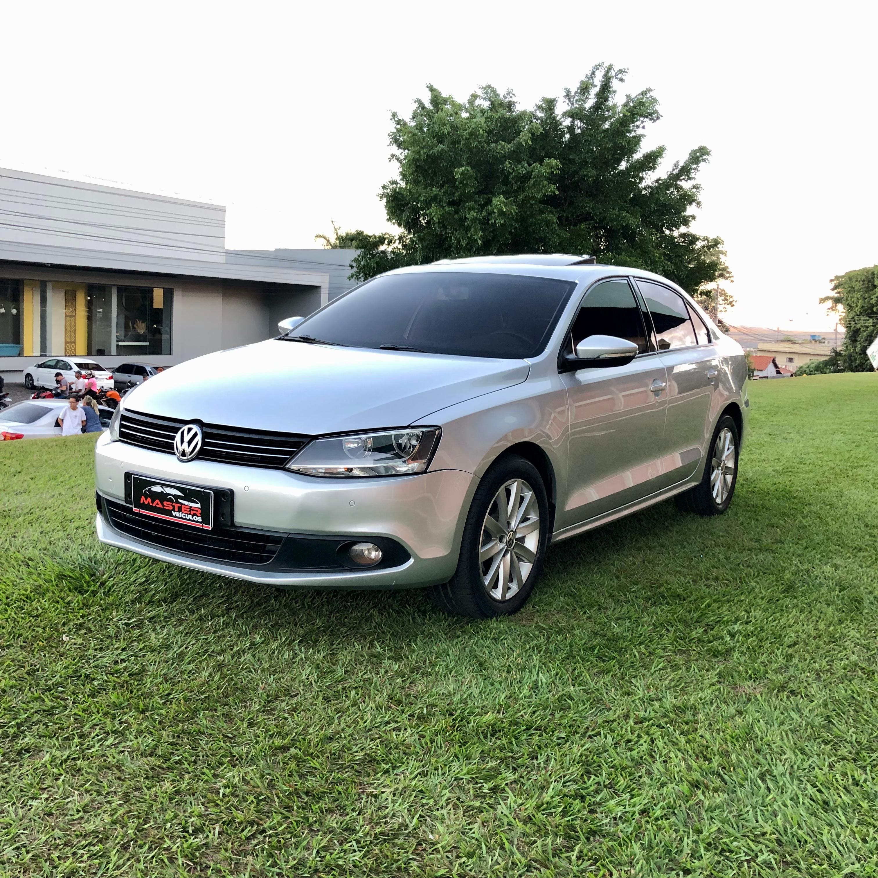 VOLKSWAGEN  JETTA CONFORTLINE