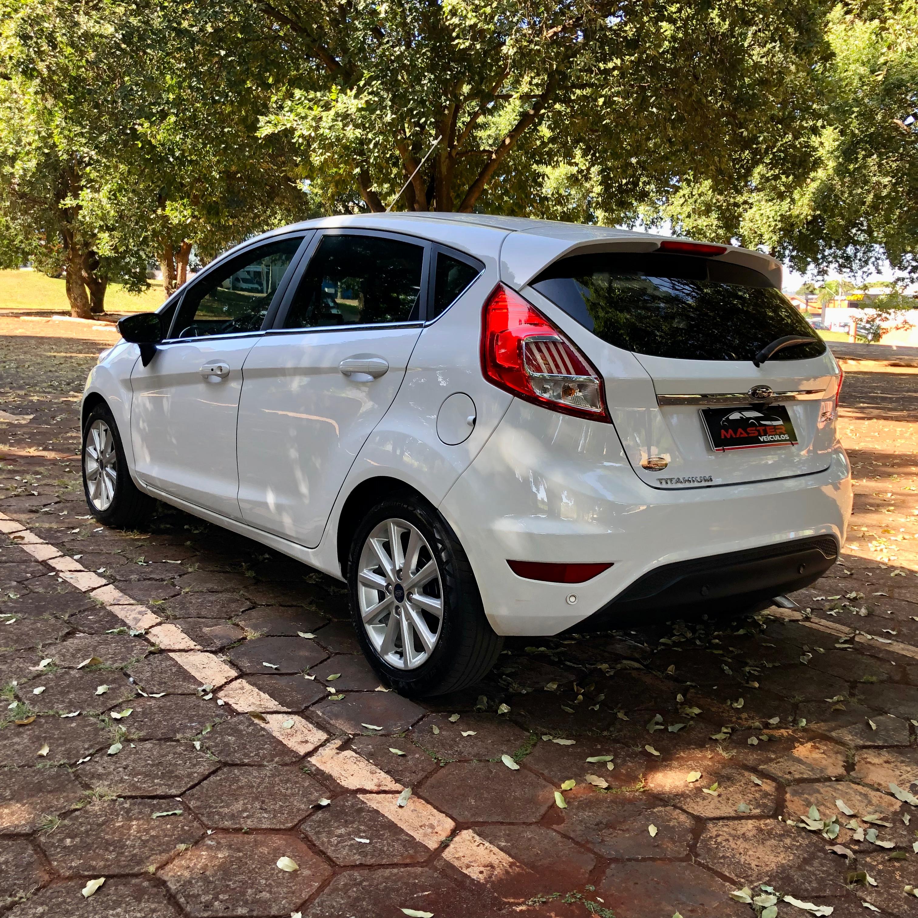 FORD NEW FIESTA TITANIUM - Miniatura 2