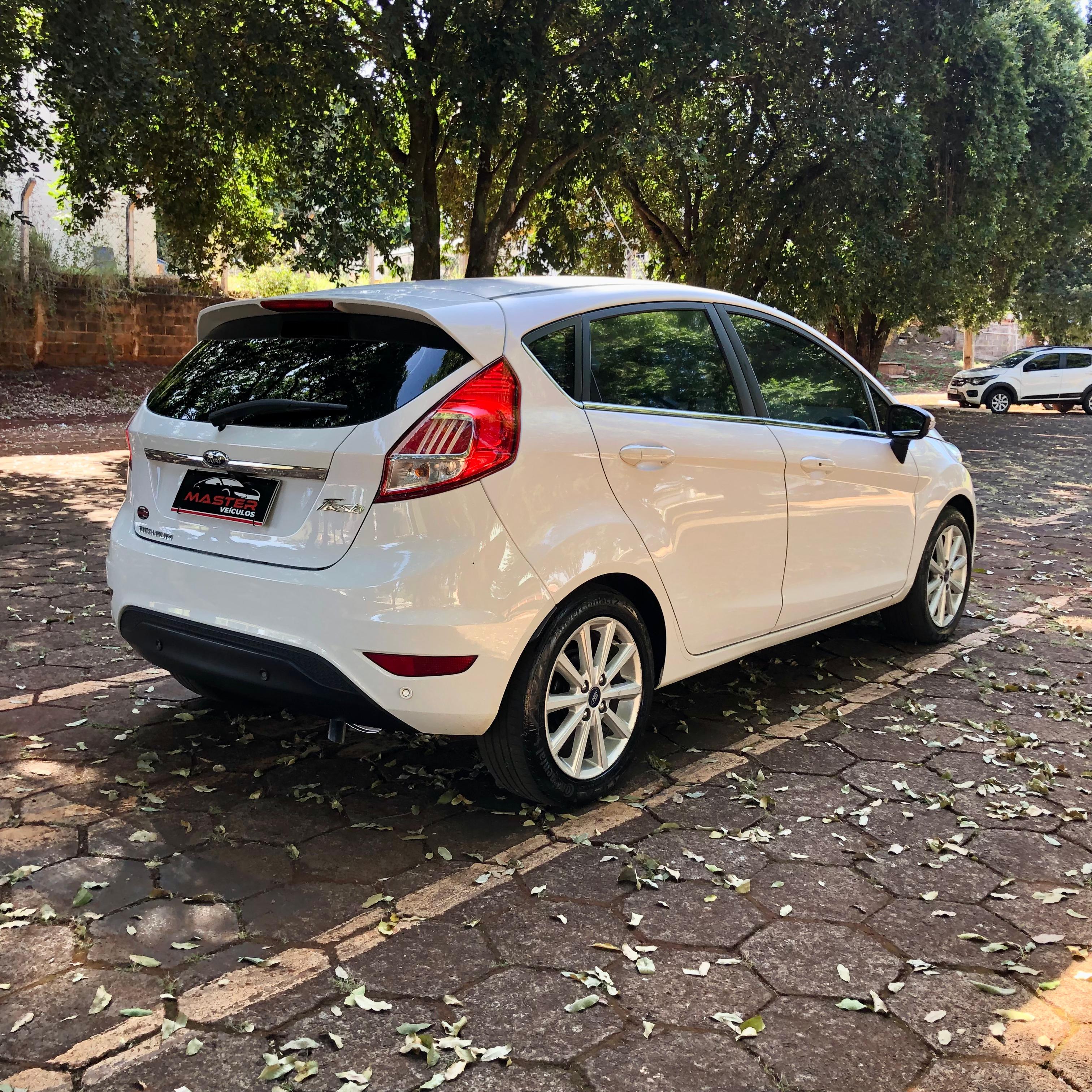 FORD NEW FIESTA TITANIUM - Miniatura 3