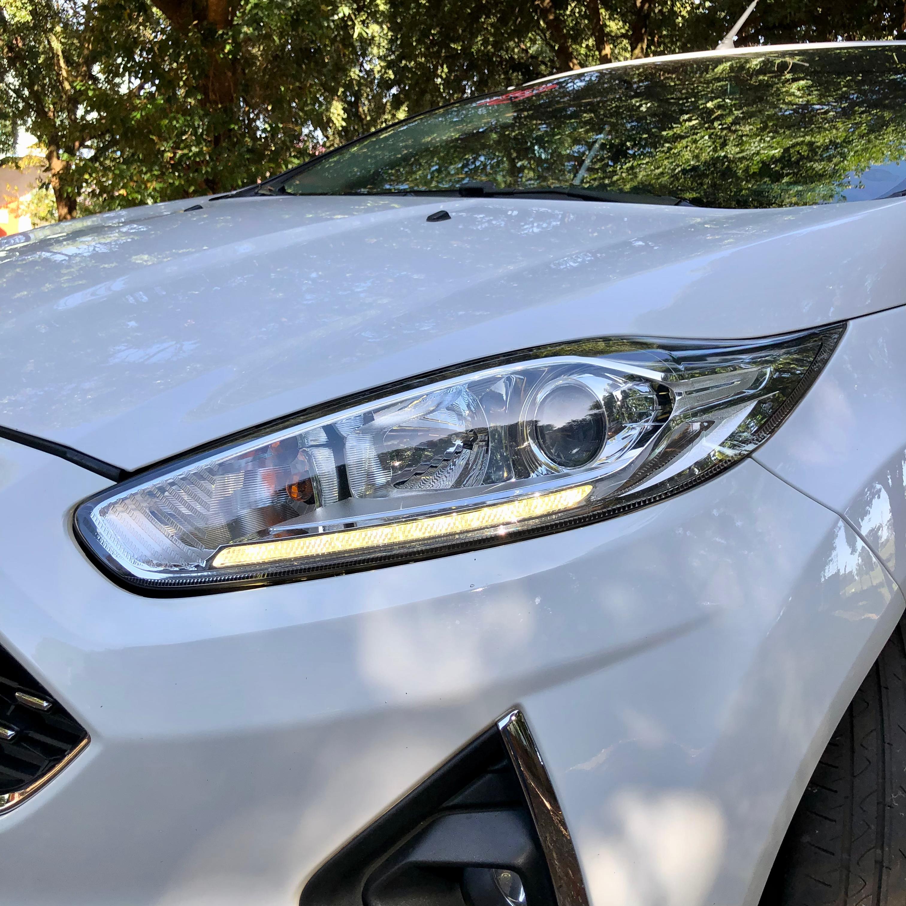 FORD NEW FIESTA TITANIUM - Miniatura 6