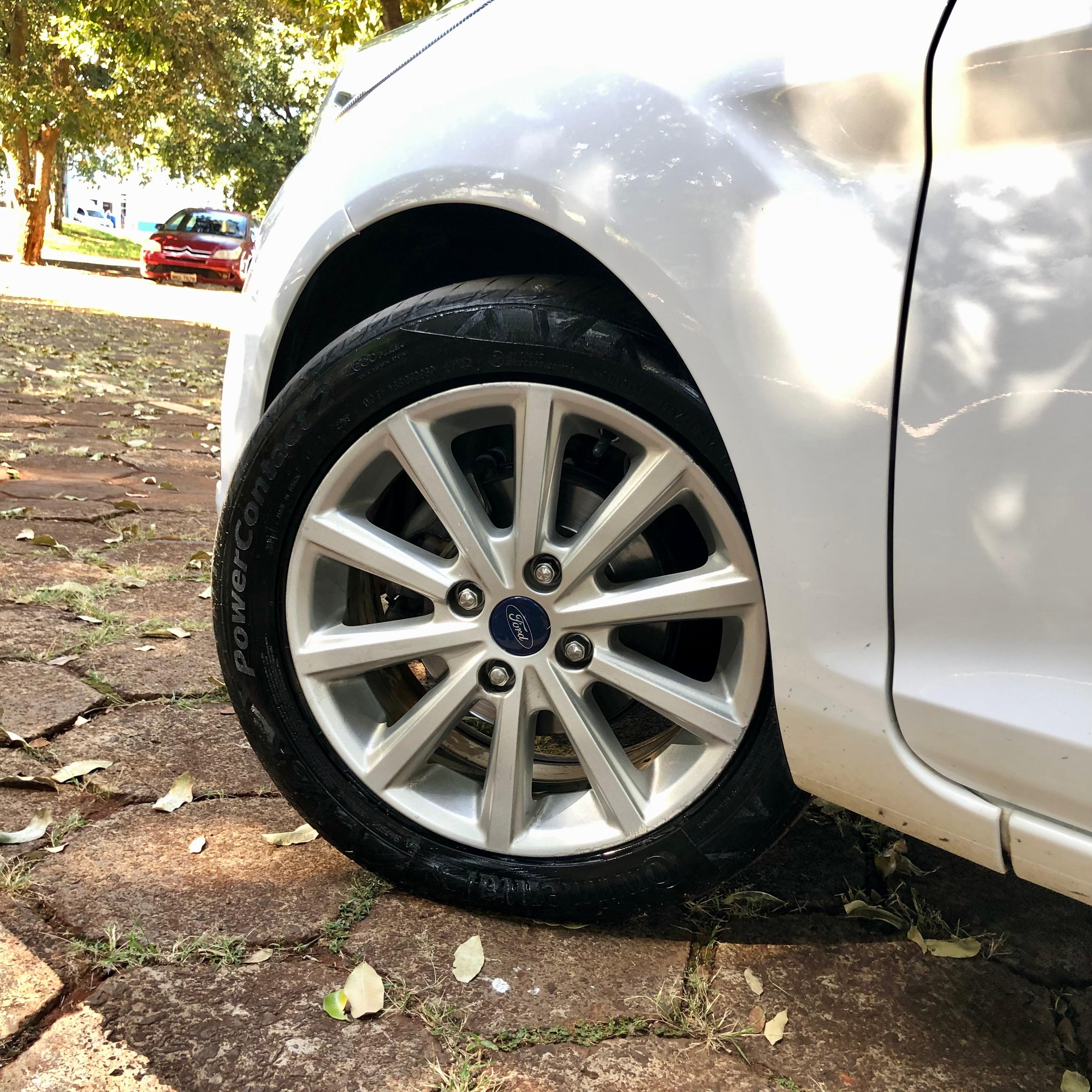 FORD NEW FIESTA TITANIUM - Miniatura 7