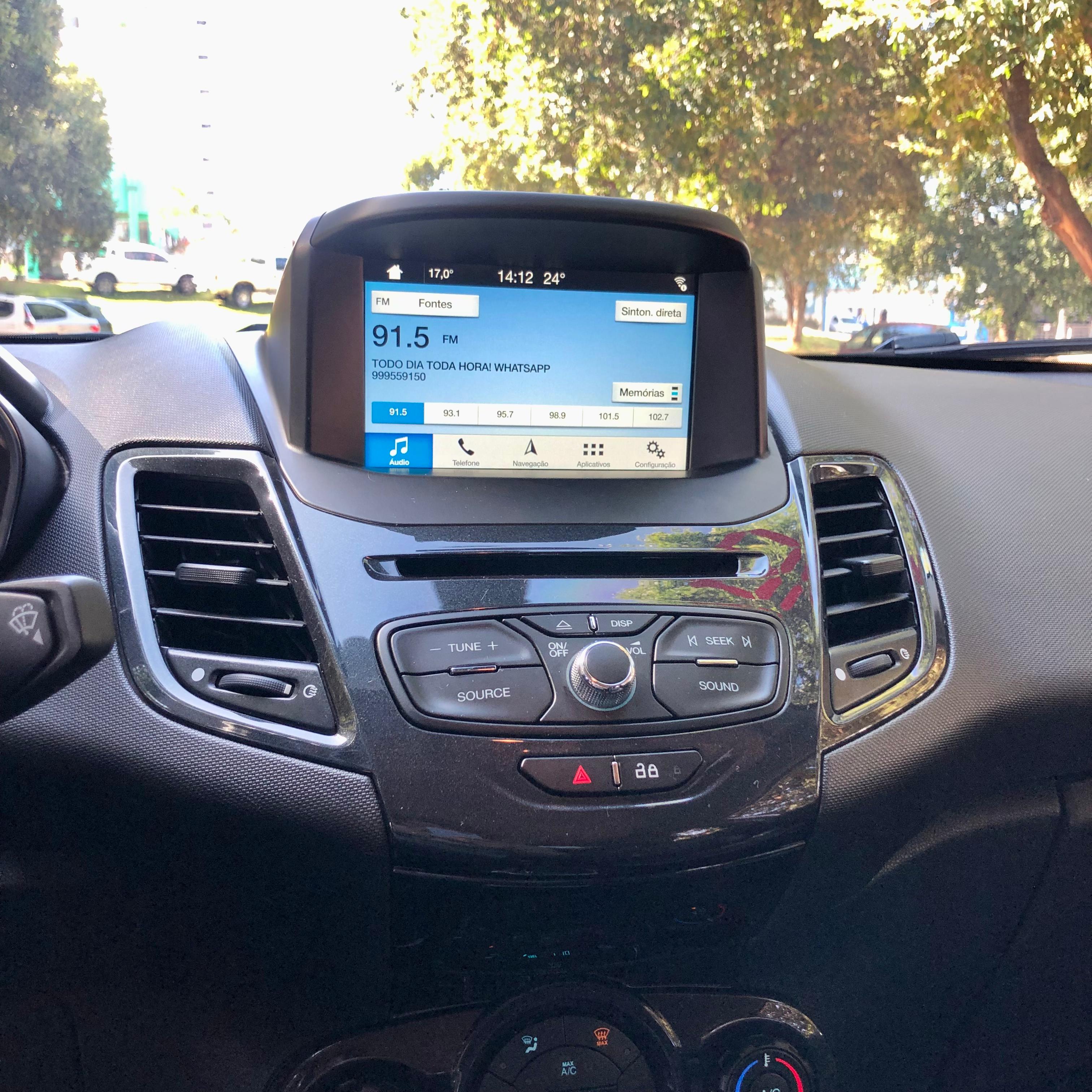 FORD NEW FIESTA TITANIUM - Miniatura 15