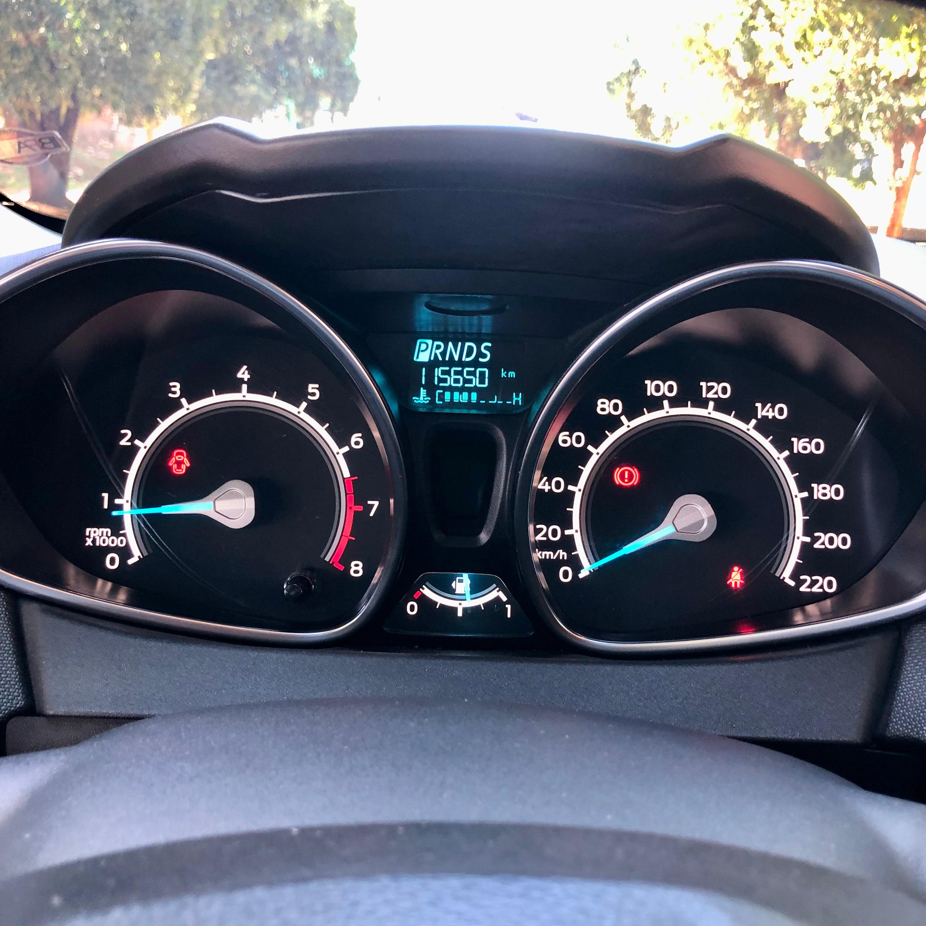 FORD NEW FIESTA TITANIUM - Miniatura 16