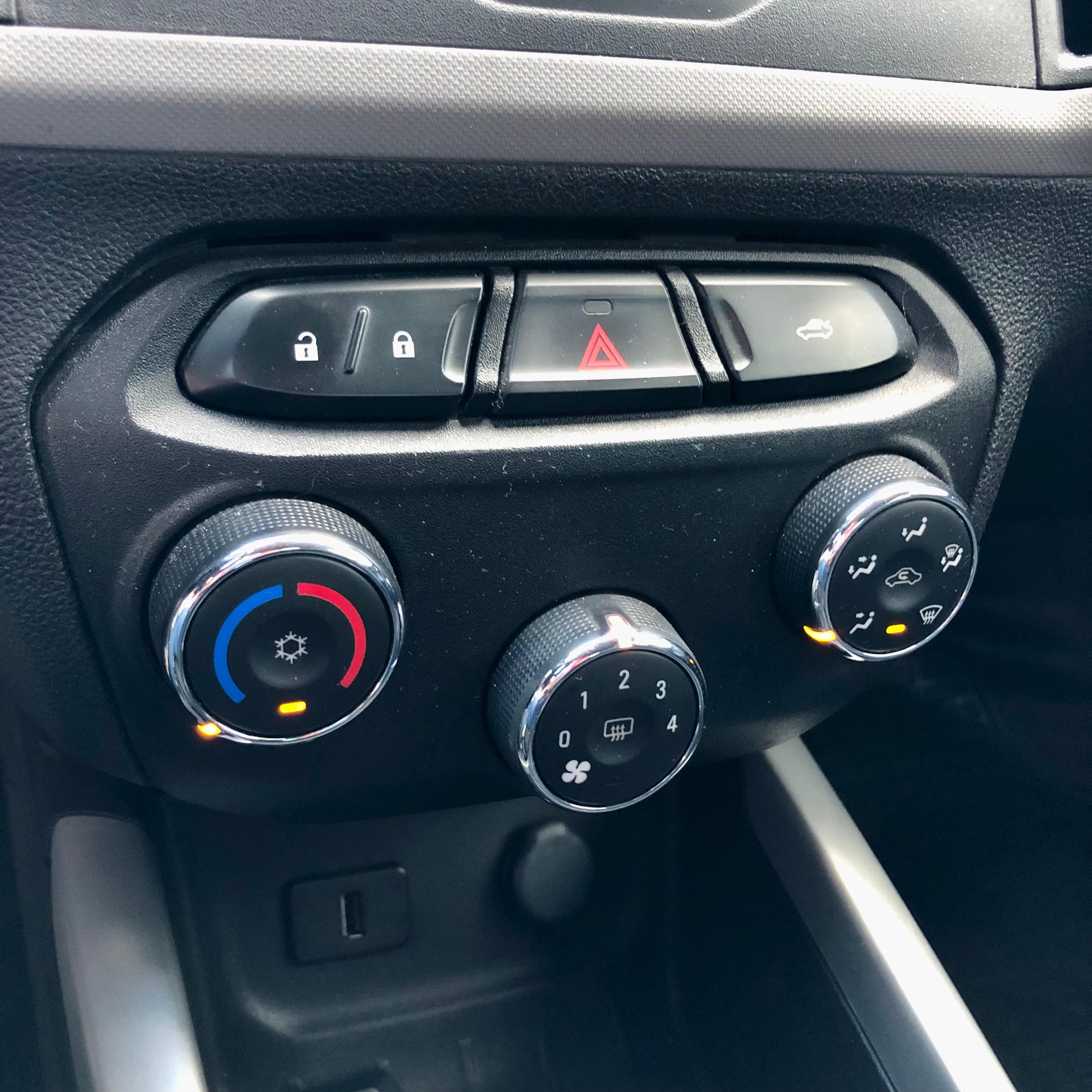 CHEVROLET ONIX LT - Miniatura 11