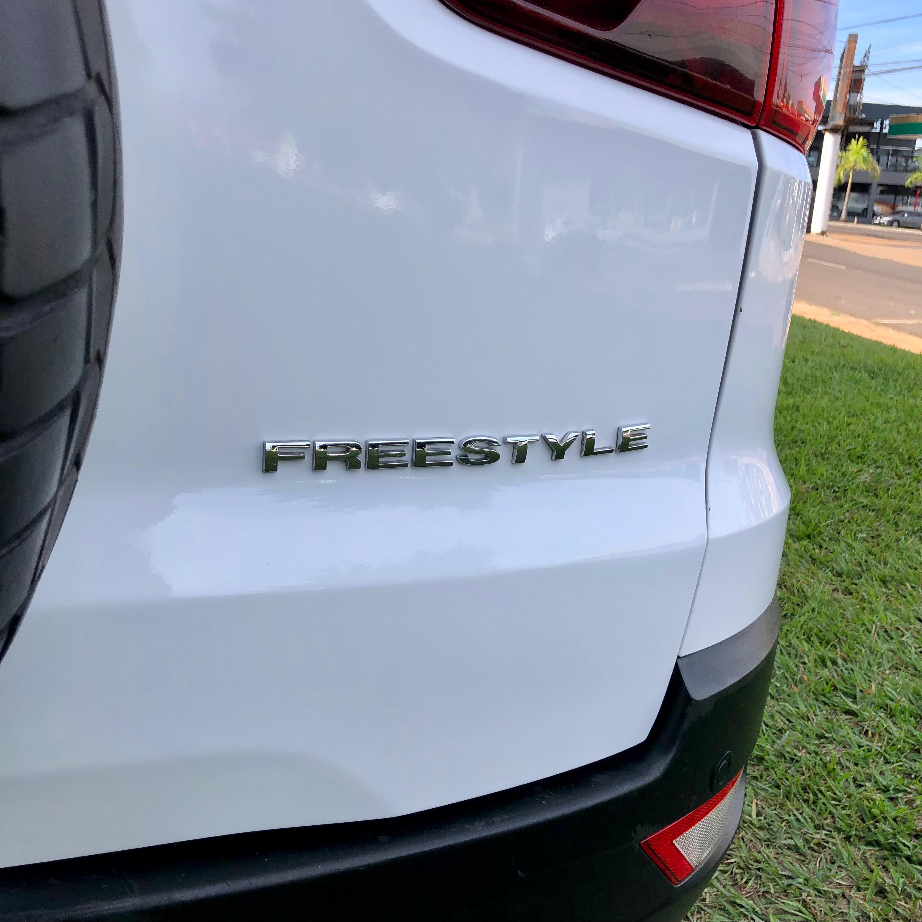 FORD  ECO SPORT FREESTYLE - Miniatura 8